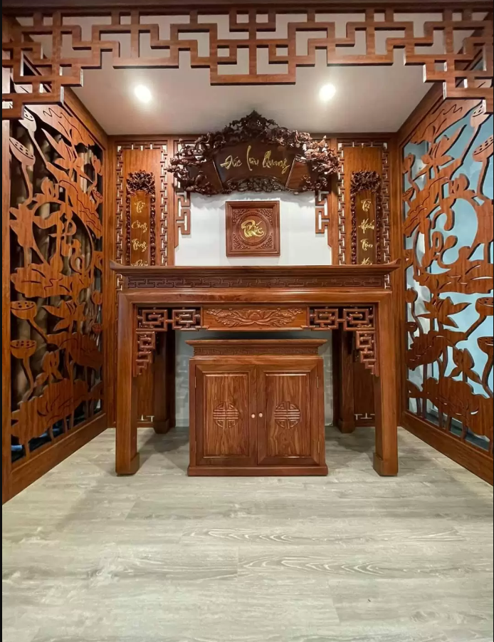 Khung gỗ trang trí phòng thờ